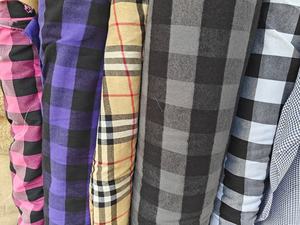 Sweat à capuche zippé pour homme personnalisé, 100% coton, 360 g/m², flanelle à carreaux, réversible, motif délavé, col uni - Product Image 5