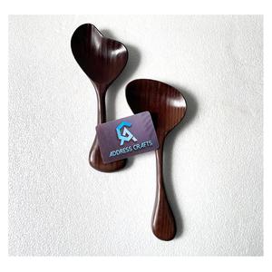 ชุดช้อนสลัดไม้รูปทรงธรรมชาติ อุปกรณ์ครัว ชุดช้อนสลัดไม้สนรักษ์โลก ชุดช้อนส้อมไม้รูปทรงแปลกใหม่ อุปกรณ์ทำสลัด - Product Image 1