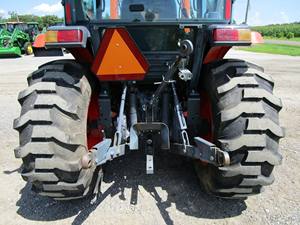 รถแทรคเตอร์เครื่องยนต์ดีเซล4x4 L6060กล่องเกียร์อัตโนมัติผลิตภาพสูง65HP อุปกรณ์การเกษตรที่มีอายุการใช้งานยาวนาน - Product Image 2