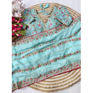 Saree de seda Tebi suave y pesado con hilo de bordado completo y borde de trabajo múltiple de secuencia incluye blusa de seda mono - Product Image 1