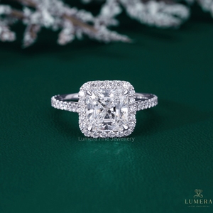 Anillo de Compromiso de Diamantes con Halo Oculto Corte Princesa de Lujo, Oro Blanco de 18K, Micro Pavé, Anillo Nupcial, Joyería Personalizada - Product Image 1