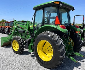 2017 John Deer 5085E con cargador y cubo de conexión rápida autonivelante, 2845 horas, 4x4, 85 HPDiesel Engine12x12TransmissionCupHolder - Product Image 1