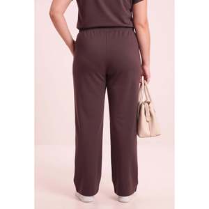 Conjunto Deportivo Modal con Bolsillos y Cordones, Color Café - Product Image 4