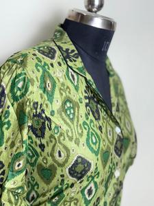 เสื้อพิมพ์ลาย Ikat สีเขียวสำหรับผู้หญิง, เสื้อเชิ้ตแขนยาวลาย Ikat ผ้าฝ้ายสีเขียว - Product Image 2