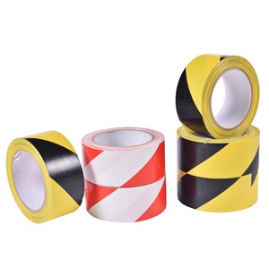 Ruban d'avertissement en PVC haute visibilité du Vietnam Durable avec des couleurs audacieuses Adhésif en caoutchouc simple face pour la sécurité de marquage de danger - Product Image 1