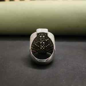 Anillo de Moissanita con Símbolo de Dólar Personalizado, Elegante y Moderno, con Incrustaciones de Diamantes, en Oro Sólido de 14 Quilates con Acero Inoxidable, Unisex, para Fiestas - Product Image 4