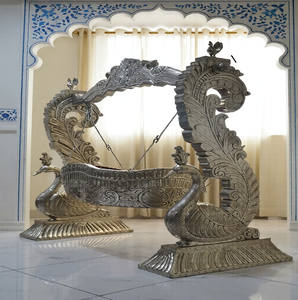 Jhula en bois sculpté de style royal vintage antique de luxe moderne de haute qualité, meubles de patio traditionnels indiens pour la maison en Inde - Product Image 1