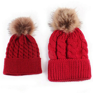 หมวกบีนนี่ปอมปอมแบบกำหนดเองสำหรับทุกเพศ ผลิตโดย OEM นุ่ม อุ่น ถักทอ สำหรับฤดูหนาว แฟชั่น สบาย ลายพิมพ์ดิจิทัล สำหรับอากาศหนาว - Product Image 1