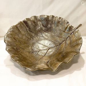 Feuille d'argent bol décoratif assiette en résine élégant texturé en forme de feuille plat élégant pièce maîtresse luxe servir plateau maison Table décor - Product Image 6