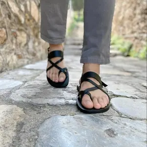 Sandales en cuir noir à lanières croisées pour femmes, jolies sandales toutes tailles