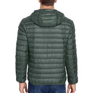 Venta al por mayor de logotipo personalizado al aire libre de invierno nuevo estilo Puffer chaqueta MOQ bajo precio de fábrica burbuja a prueba de viento chaqueta de invierno de los hombres - Product Image 3