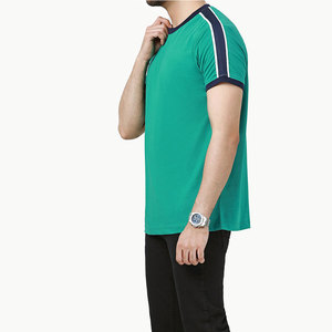 T-shirt de sport en polyester personnalisé à prix abordable, séchage rapide, sublimation, pour hommes - Product Image 2