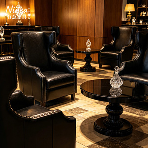 Sillón Nidea Moderno Americano Clásico de Cuero Negro con Respaldo Alto, Sillón de Diseño Ergonómico con Detalles de Tachuelas y Patas de Madera - Product Image 4