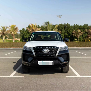 Usado para Toyota Fortuner SUV en Venta, Modelo Hilux RAV4 Wish, Opciones de Combustible Diésel y Gasolina, Caja de Cambios Manual y Automática, Turbo AWD Oscuro R15 - Product Image 1