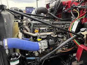 Camion plateau à double essieu de 20 pieds, 4900, 2020, avec 500 CV, boîte de vitesses automatique Allison RDS à 6 vitesses, fiable pour les transportations lourdes - Product Image 5