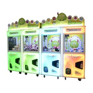 MINI MONTER PLUSH TOY CLAW MACHINE-CUATRO ARMARIOS-Operado con monedas (Reacondicionado) - Product Image 2