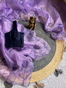 Saris de seda brocado hechos a medida, colores vibrantes, motivos dorados Zari Border diseñados para tiendas de ropa de moda india pakistaní - Product Image 5