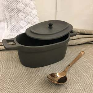 Casserole moderne avec cuillère pour ustensiles de cuisine maison hôtel Restaurant plat de service de nourriture vaisselle de service en fer casseroles de service décoratives - Product Image 3