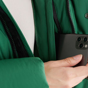 Blouson d'hiver matelassé pour femme avec capuche amovible, respirant, rembourrage 100 % polyester, service OEM personnalisé, personnalisation frontale - Product Image 6