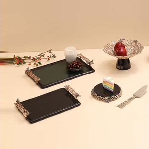 Ensemble de 2 plateaux de service pour la présentation des aliments et des desserts, avec poignées dorées en métal, plateau décoratif de haute qualité - Product Image 1