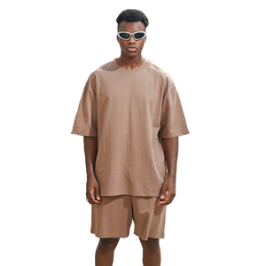 Conjunto de camiseta y pantalones cortos en blanco con etiqueta personalizada privada de alta calidad, conjuntos cortos en blanco de 2 piezas para hombres, chándales de verano - Product Image 1