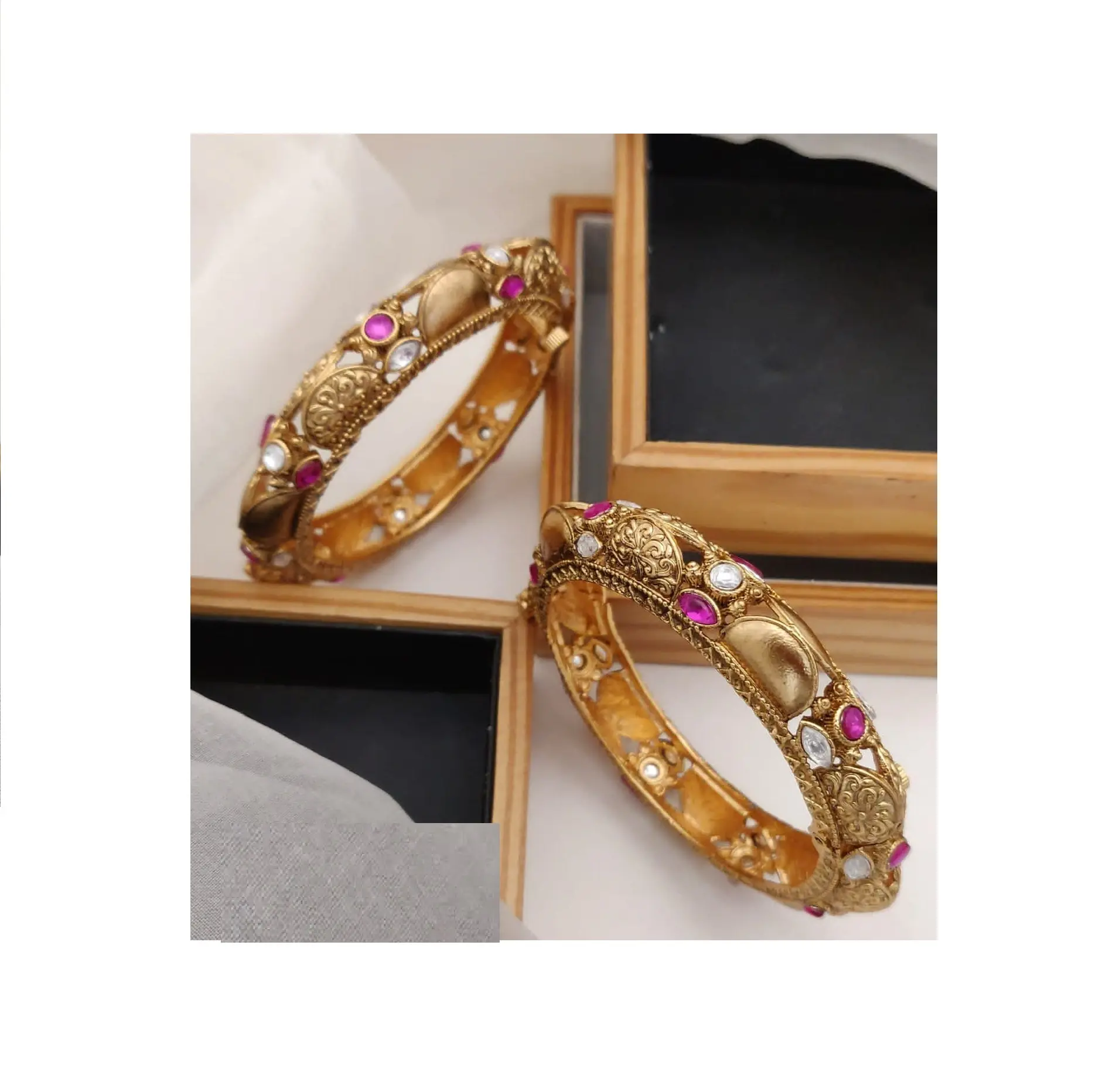 Nova coleção de joias de noiva pulseira pulseira com pulseiras de ouro de design extravagante da Índia Exportação