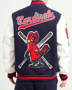 Chaqueta con letras de lana personalizada de alta calidad para hombre, decoración de patrón de estilo universitario hecha en Pakistán más Popular para la temporada de invierno - Product Image 5