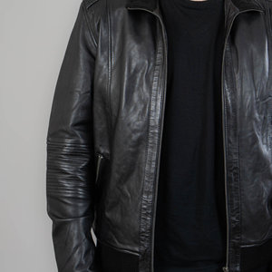 Chaqueta de moto de invierno con soporte de cierre de cremallera y capucha acolchada de alta calidad para hombres y mujeres, informal, de talla grande, de cuero, estampado de poliéster - Product Image 4