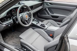 2024 911 Targa 4 Moteur 6 cylindres en ligne biturbo, transmission intégrale, packs Premium et Sport Chrono - Product Image 4