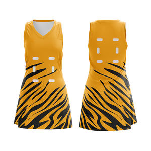 Robe de netball ajustée pour femmes avec design sublimé, tissu respirant, logo frontal, extensible dans les 4 sens et protection anti-UV - Product Image 2