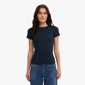 Camiseta de mujer Camiseta de manga corta con cuello redondo Una capa base delgada de moda para camisas de moda de verano - Product Image 1