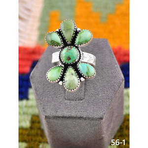 Bague ajustable artisanale en turquoise émeraude de la Vallée du Sud-Ouest et argent sterling, avec technologie d'incrustation à sertissage clos, idéale pour un cadeau - Product Image 1
