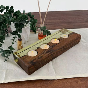 Porte-bougie décoratif en résine artisanale et bois naturel pour la décoration intérieure - Product Image 1
