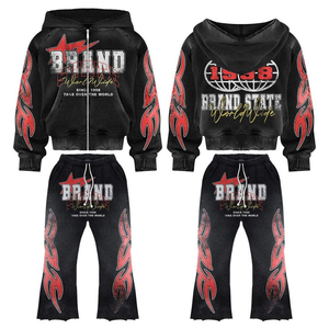 Camiseta de manga corta de cuero con cremallera y pantalones acampanados apilados de Pu para hombre con bordado de serigrafía y logotipo personalizado, conjunto de chándal para hombre - Product Image 1