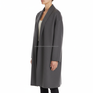 Manteau en laine gris croisé sur mesure pour femme – Fabricant OEM et marque privée - Product Image 4