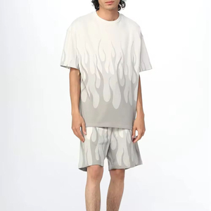 Conjunto de Camiseta y Pantalones Cortos para Hombre, con Tela Elástica Ligera 100% Poliéster, Logotipo Personalizado, para Fitness, Actividades al Aire Libre y Viajes - Product Image 1