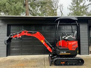 ENVÍO GRATUITO Miniexcavadora TPM 18K de 15 HP con cucharón de excavación de 16 pulgadas, controles piloto, brazo oscilante, aprobación EPA y CE, pulgar hidráulico auxiliar - Product Image 4