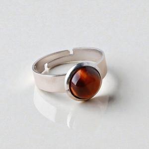 Anillos Ajustables de Plata de Ley 925 con Cabujón Redondo de Piedra Preciosa de Ojo de Tigre Rojo - Anillos de Piedra Natal Hechos a Mano al por Mayor - Product Image 1