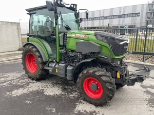 Tracteur agricole haute puissance Fendt 211 Power Loader 110 CV 4 roues motrices CVT Diesel avec chargeur frontal - Product Image 3