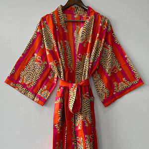 Peignoir Kimono en coton imprimé tigre unisexe Peignoir indien thermique avec vêtements de détente pour demoiselles d'honneur et mariages - Product Image 1