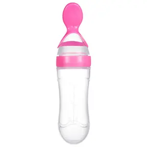 ベビーフルーツ哺乳瓶スクイーズ給餌スプーンシリコンボトル赤ちゃん用ホット販売シリコンスプーン付きアンチチョークベビー100個