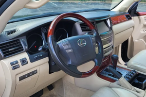 Vehículo Usado a Precio Accesible - Volante a la Izquierda |   Volante a la derecha |   Lexus LX570 2010 - Product Image 4
