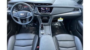 2025 Cadillac XT5 Luxury FWD d'occasion en excellent état - Product Image 3