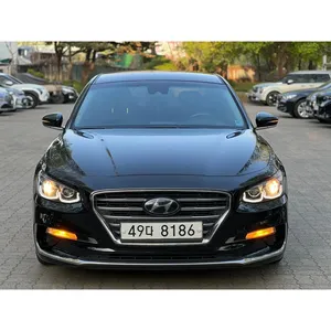 Hyundai Grandeur Berline IG Essence 2.4 Premium Automatique Boîte Manuelle Sièges en Cuir Intérieur Sombre Essence 2019 d'occasion - Product Image 1