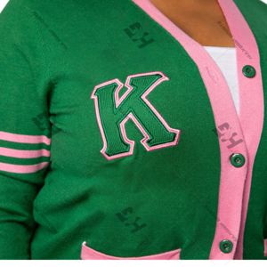 เสื้อคาร์ดิแกนถักไหมพรมสำหรับผู้หญิง ทรงหลวม หลายสีให้เลือก ป้องกันขนร่วง ป้องกันรอยยับ  รับสกรีนโลโก้ด้านหน้า - Product Image 2