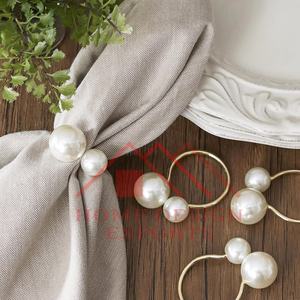 Anneaux de serviette en perles uniques décoratifs dorés pour centres de table - Product Image 3