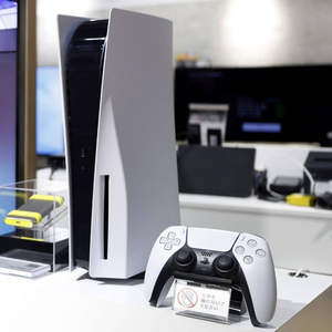 Console de jeu neuve avec lecteur Blu-ray (version disque/numérique), manette sans fil 1TB-2TB, 1000-5000 jeux intégrés, prête à être expédiée - Product Image 1