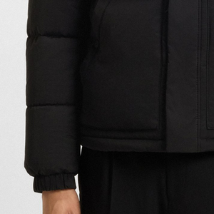 Veste matelassée pour homme de qualité supérieure à prix abordable, design décontracté avec poches latérales, col montant pour plus de confort, logo personnalisé - Product Image 3