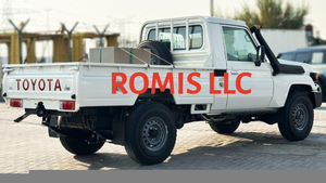Toyota Land Cruiser Pick Up 2024 Blanco, Camioneta Utilitaria Todoterreno Usada, Doble Cabina, Vehículo de Carga - Product Image 2