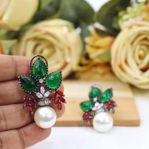 Pendientes de Plata de Ley de Primera Calidad con Incrustaciones de Moissanita, Diseño Moderno y Elegante para Mujer, Ideales para Bodas y Fiestas - Product Image 1